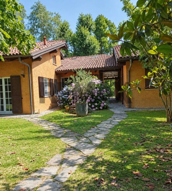 casa indipendente in vendita ad Almenno San Bartolomeo