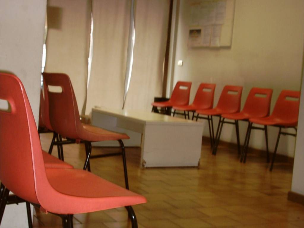 locale commerciale in vendita ad Almenno San Bartolomeo in zona Canova