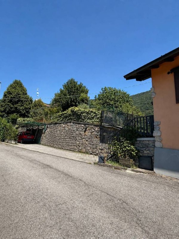 casa indipendente in vendita ad Almenno San Bartolomeo