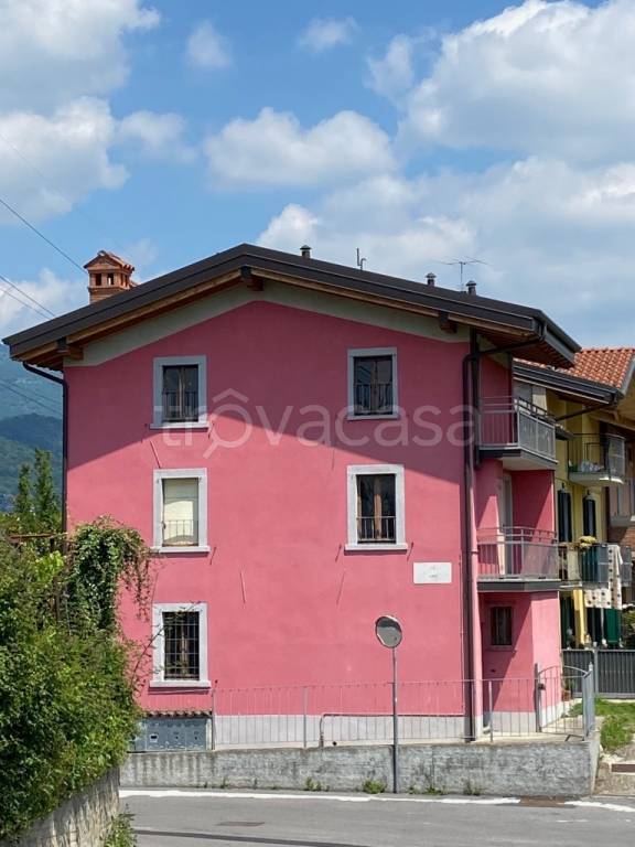 casa indipendente in vendita ad Almenno San Salvatore