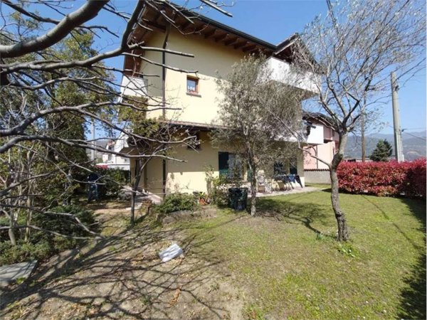 casa indipendente in vendita ad Almenno San Salvatore