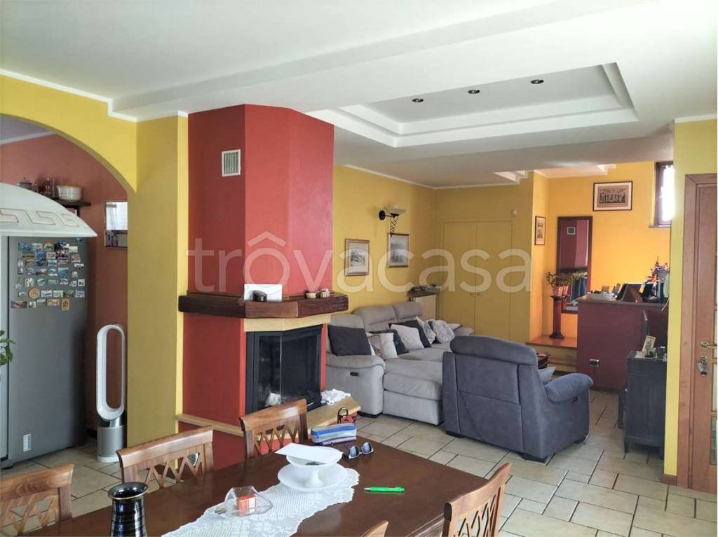 casa indipendente in vendita ad Almenno San Salvatore
