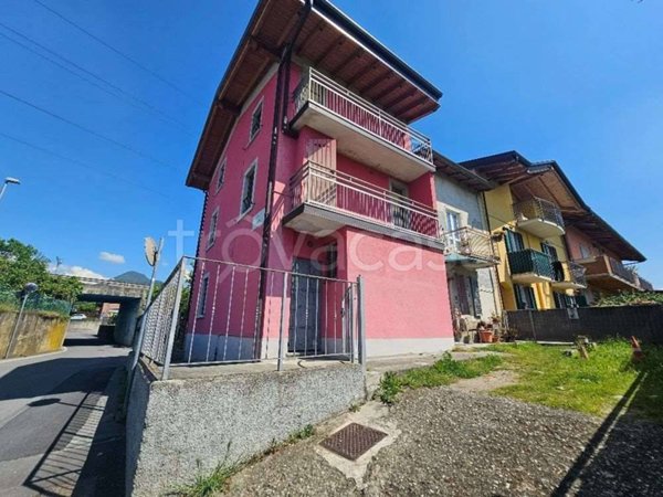 casa indipendente in vendita ad Almenno San Salvatore