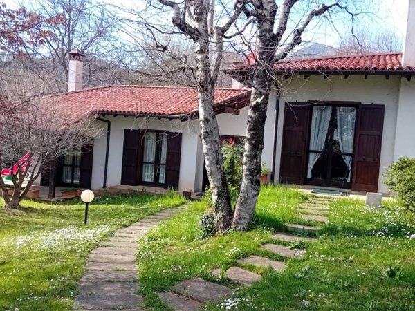 casa indipendente in vendita ad Almenno San Salvatore