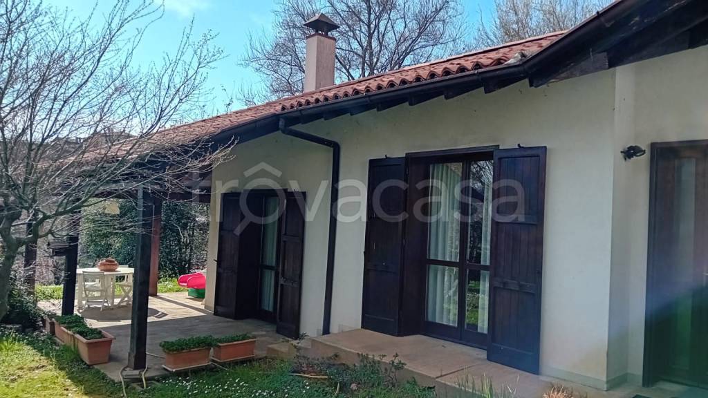 casa indipendente in vendita ad Almenno San Salvatore