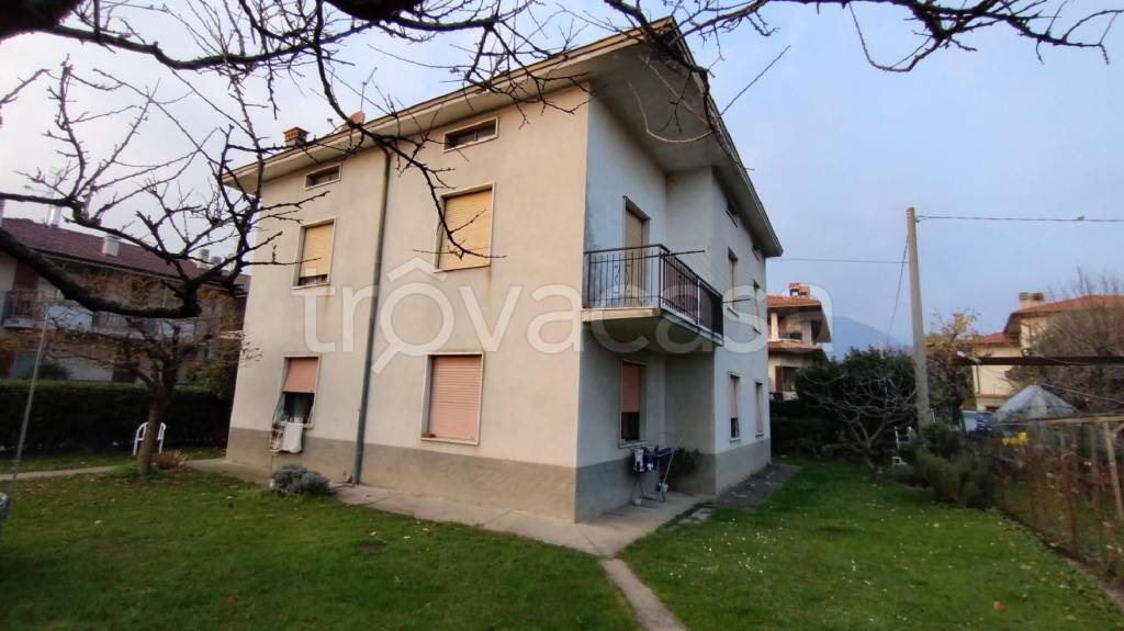 appartamento in vendita ad Almenno San Salvatore
