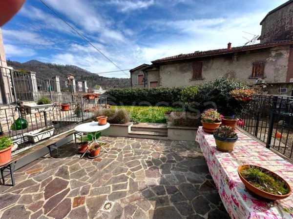casa indipendente in vendita ad Almenno San Salvatore