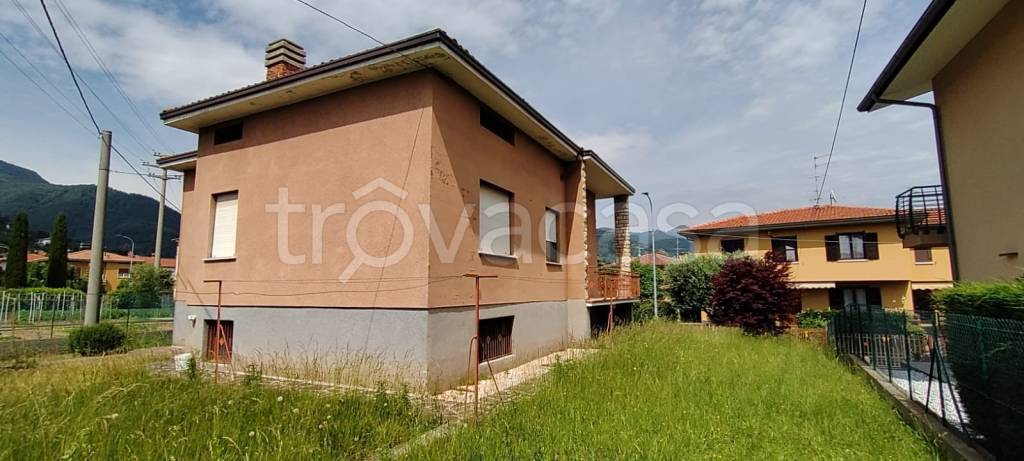 casa indipendente in vendita ad Almenno San Salvatore