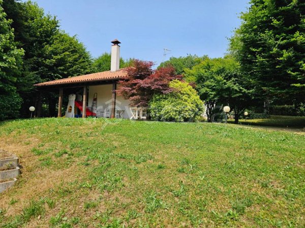 casa indipendente in vendita ad Almenno San Salvatore