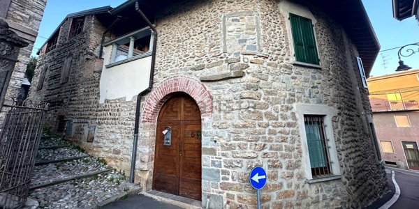 casa indipendente in vendita ad Almenno San Salvatore