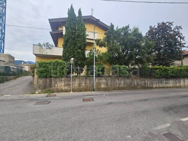 appartamento in vendita ad Almenno San Salvatore