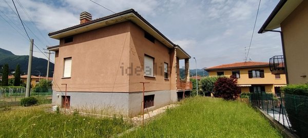 casa indipendente in vendita ad Almenno San Salvatore