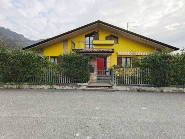 casa indipendente in vendita ad Almenno San Salvatore