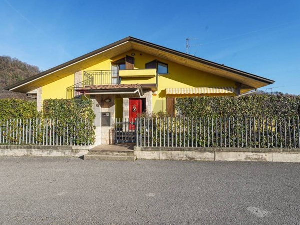 casa indipendente in vendita ad Almenno San Salvatore