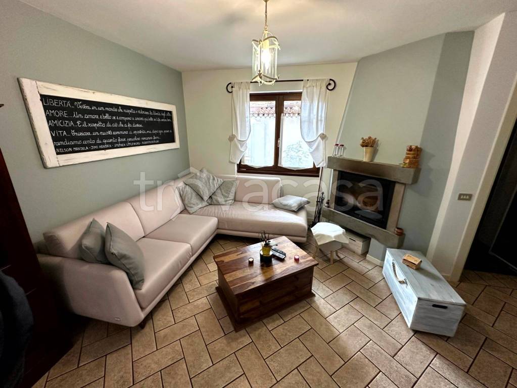 casa indipendente in vendita ad Almenno San Salvatore