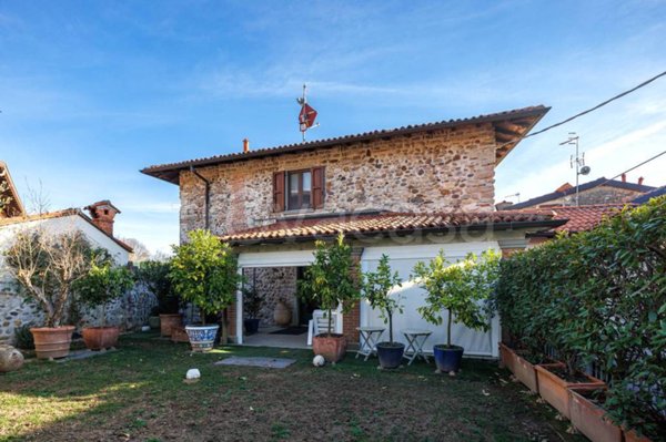 casa indipendente in vendita ad Almenno San Salvatore