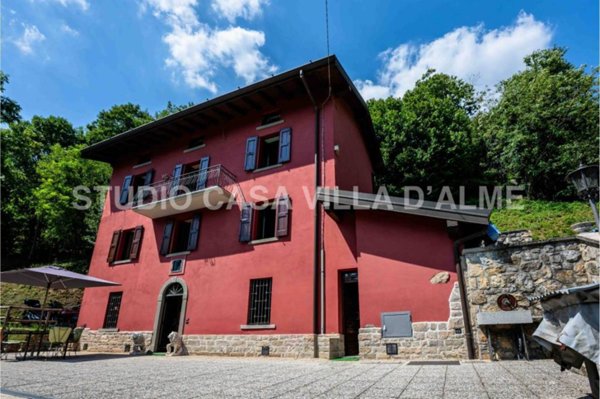 casa indipendente in vendita ad Almenno San Salvatore