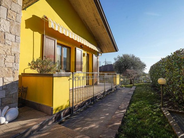 casa indipendente in vendita ad Almenno San Salvatore