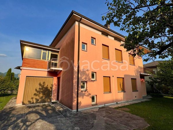 casa indipendente in vendita ad Almenno San Salvatore