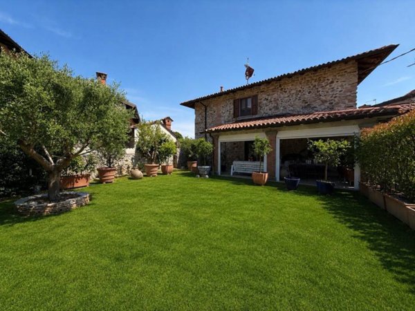 casa indipendente in vendita ad Almenno San Salvatore