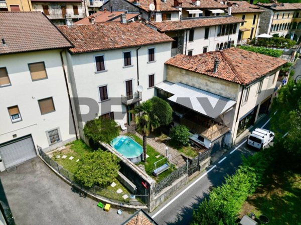 casa indipendente in vendita ad Almenno San Salvatore
