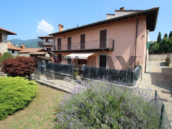 casa indipendente in vendita ad Almenno San Salvatore