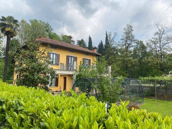 casa indipendente in vendita ad Alzano Lombardo