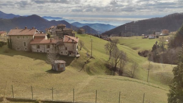 appartamento in vendita ad Alzano Lombardo in zona Monte di Nese