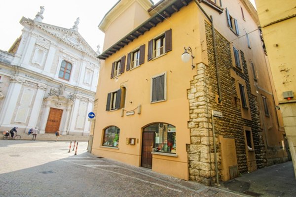ufficio in vendita ad Alzano Lombardo