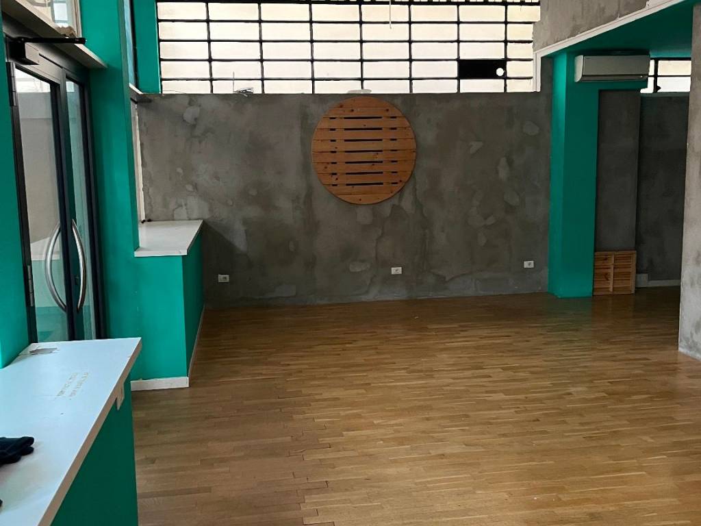 negozio in vendita ad Alzano Lombardo