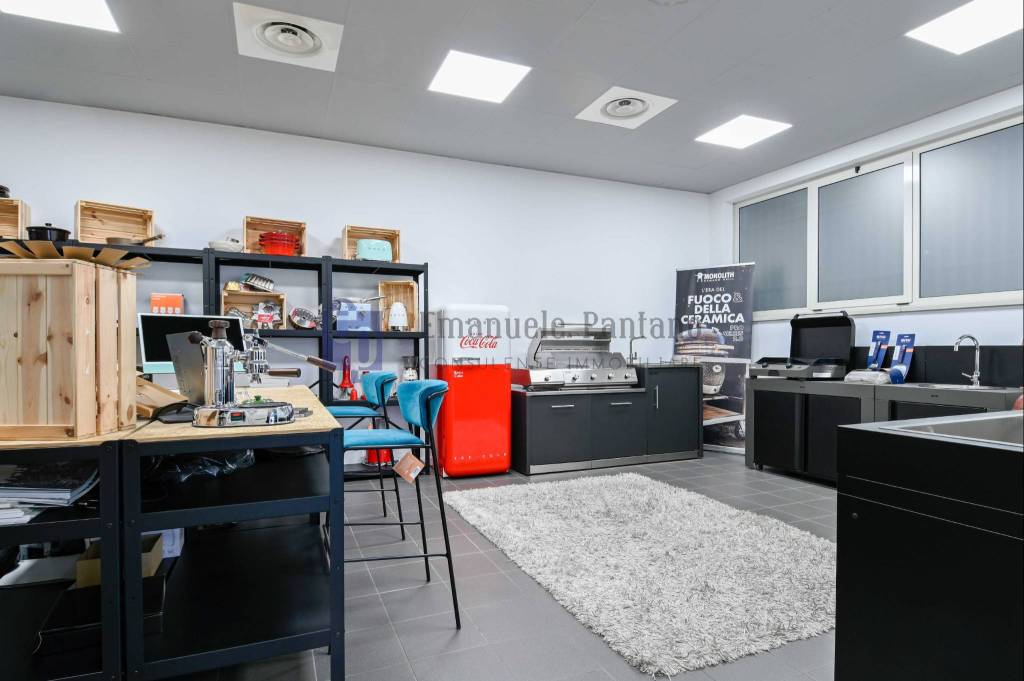 ufficio in vendita ad Alzano Lombardo