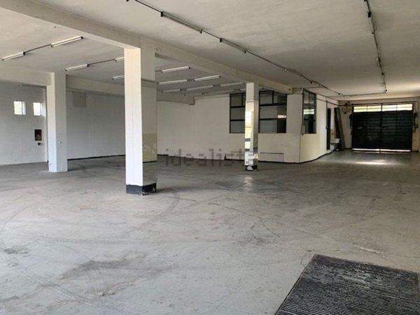 ufficio in vendita ad Alzano Lombardo
