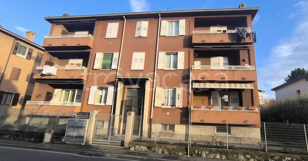 appartamento in vendita ad Alzano Lombardo
