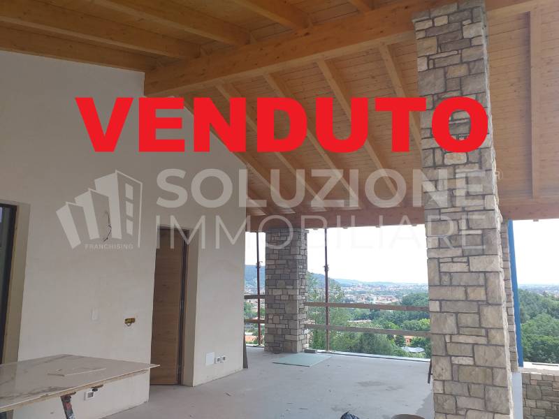 casa indipendente in vendita ad Alzano Lombardo
