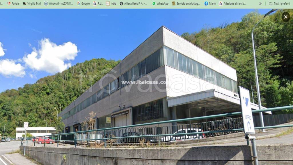 locale commerciale in vendita ad Alzano Lombardo