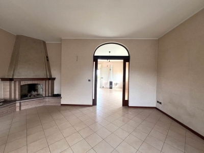 casa indipendente in vendita ad Alzano Lombardo
