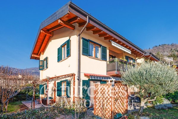 casa indipendente in vendita ad Alzano Lombardo