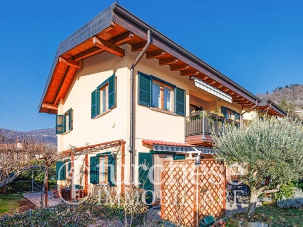 casa indipendente in vendita ad Alzano Lombardo