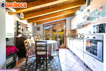 appartamento in vendita ad Alzano Lombardo in zona Monte di Nese