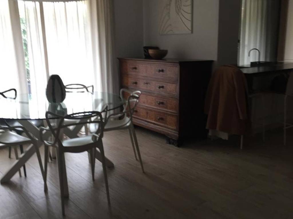 locale commerciale in vendita ad Alzano Lombardo