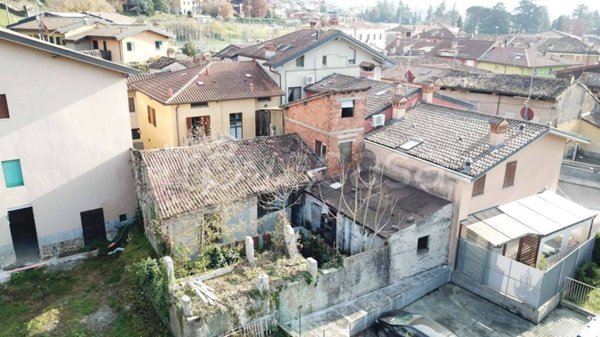 casa indipendente in vendita ad Alzano Lombardo