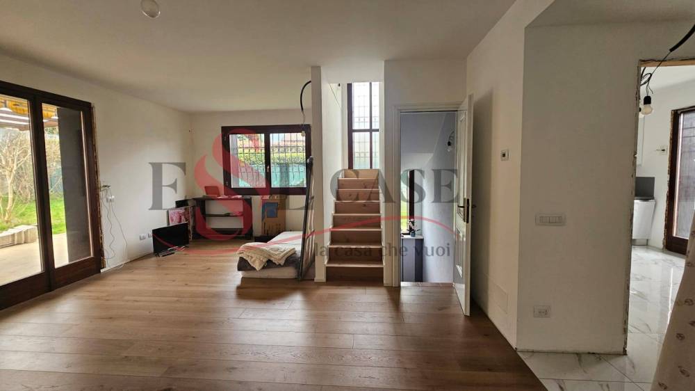 casa indipendente in vendita ad Alzano Lombardo
