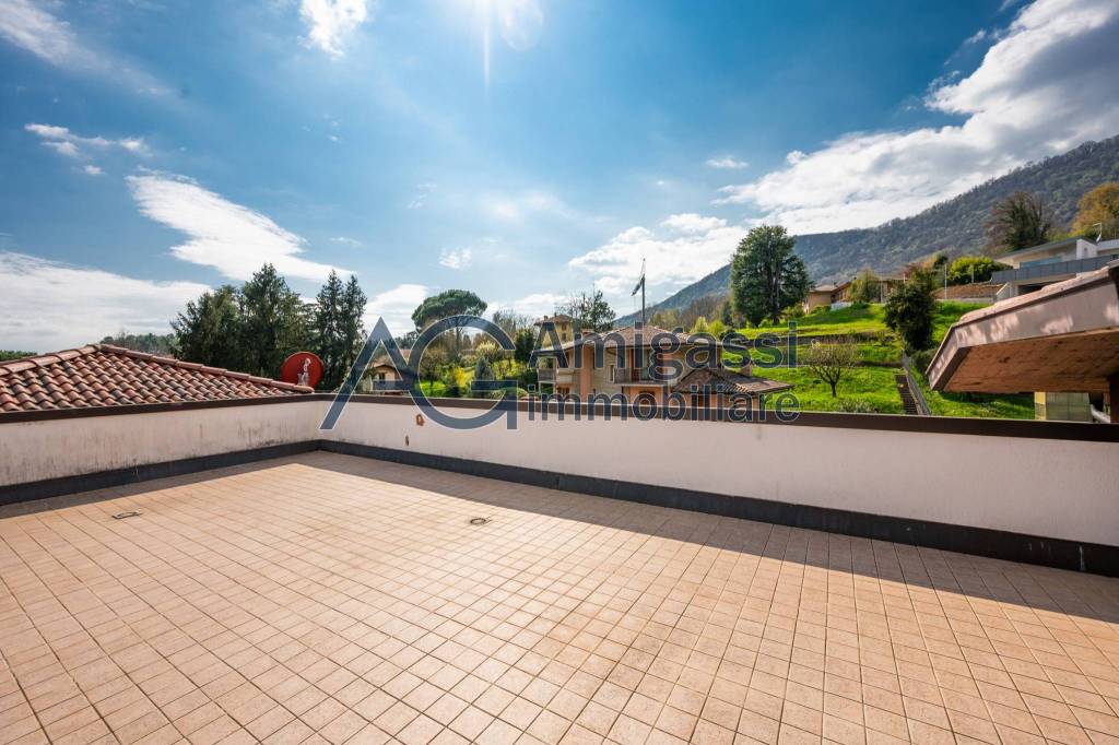appartamento in vendita ad Alzano Lombardo