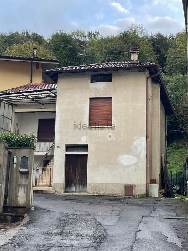 casa indipendente in vendita ad Alzano Lombardo