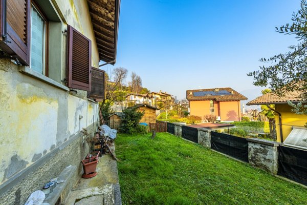 casa indipendente in vendita ad Alzano Lombardo