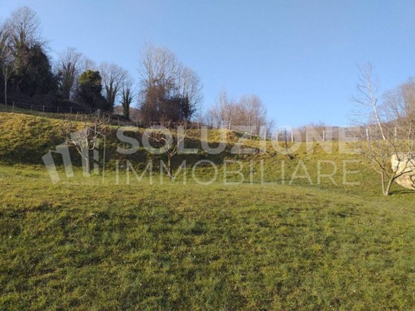 terreno edificabile in vendita ad Alzano Lombardo