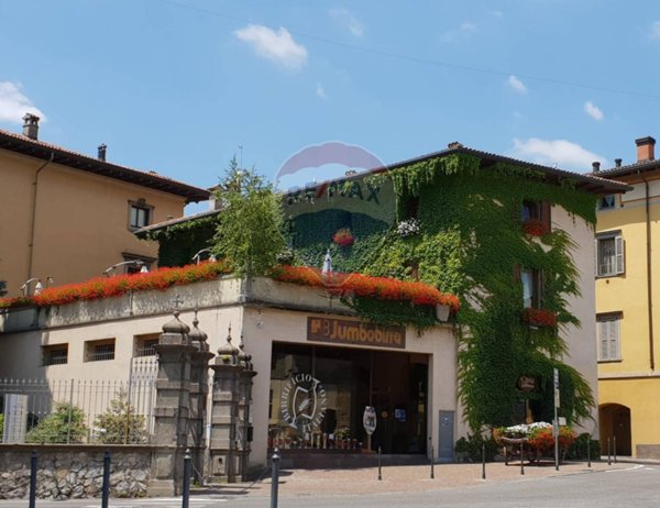 negozio in vendita ad Alzano Lombardo
