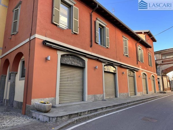 negozio in vendita ad Alzano Lombardo