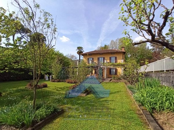 casa indipendente in vendita ad Alzano Lombardo