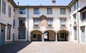 negozio in vendita ad Alzano Lombardo